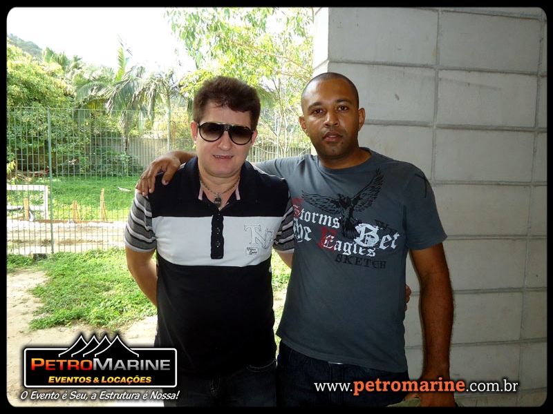 Diretor da PetroMarine com Cantor Marrone